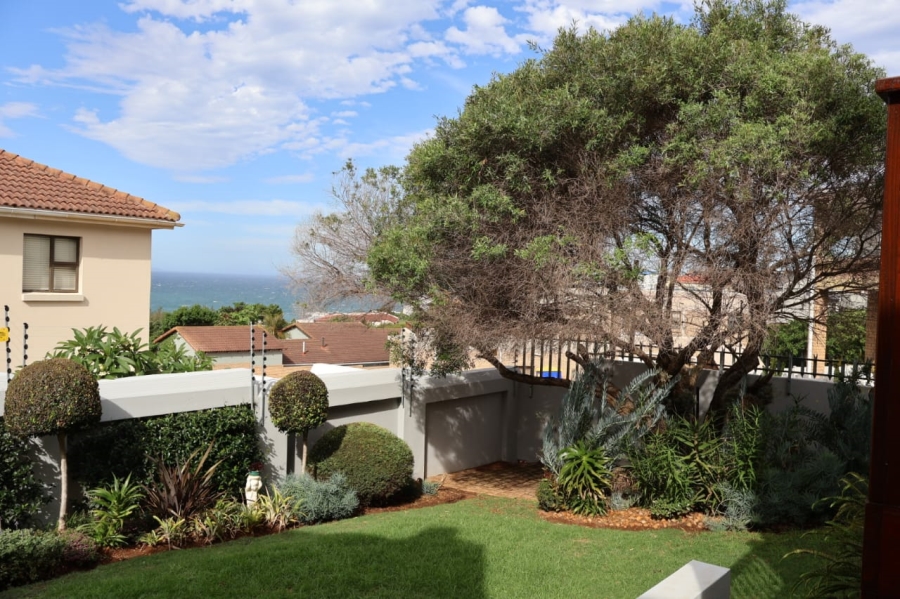 4 Bedroom Property for Sale in Wavecrest Eastern Cape